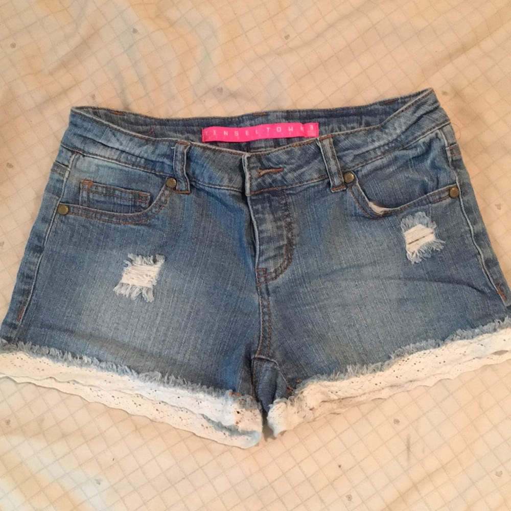 Denim shorts + white lacy trim